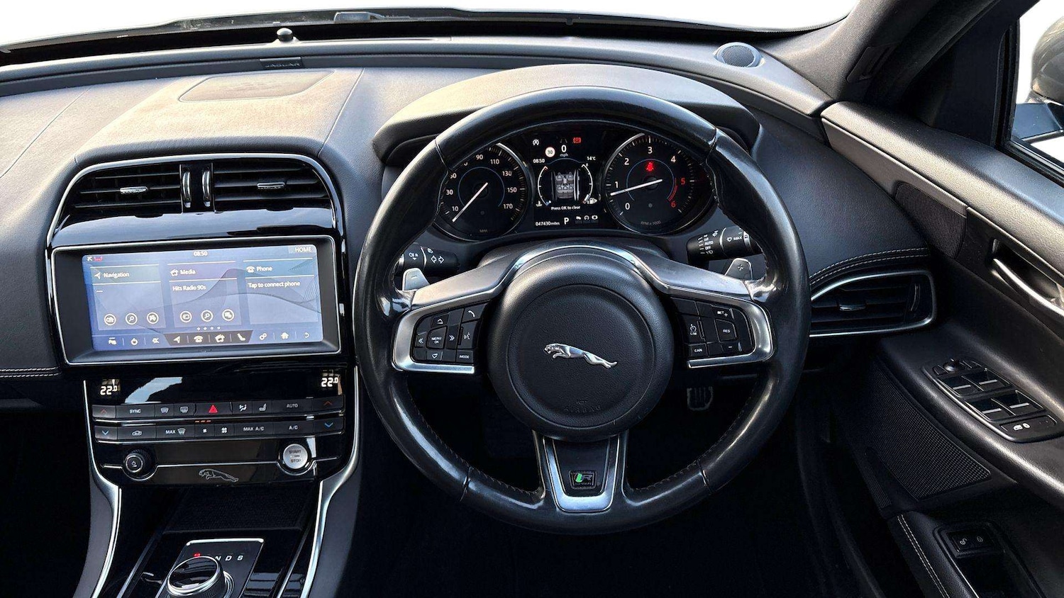 Used Jaguar XE 2018 for sale - 77103106: Photo 15