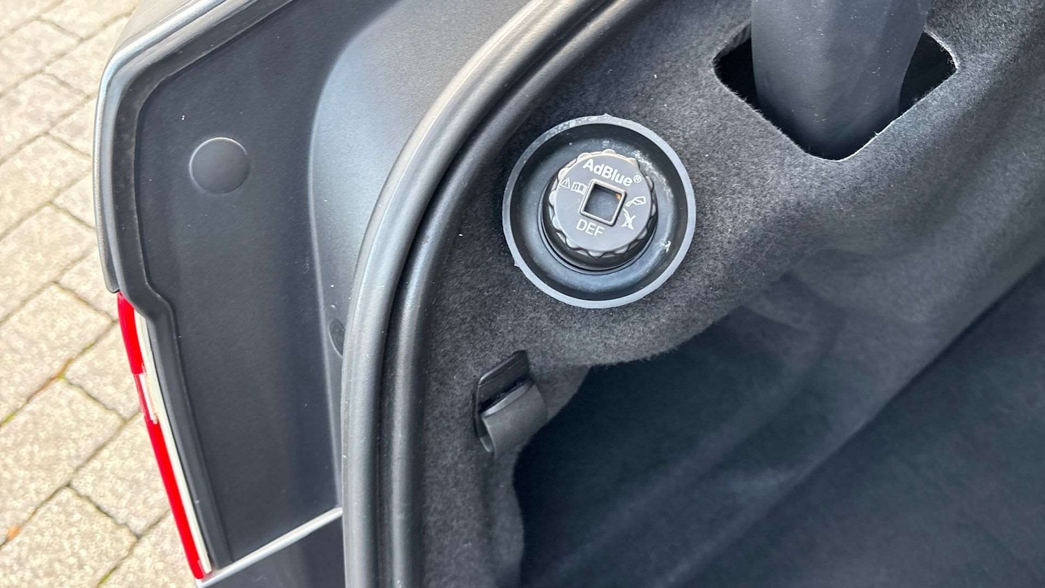 Used Jaguar XE 2018 for sale - 77103106: Photo 26