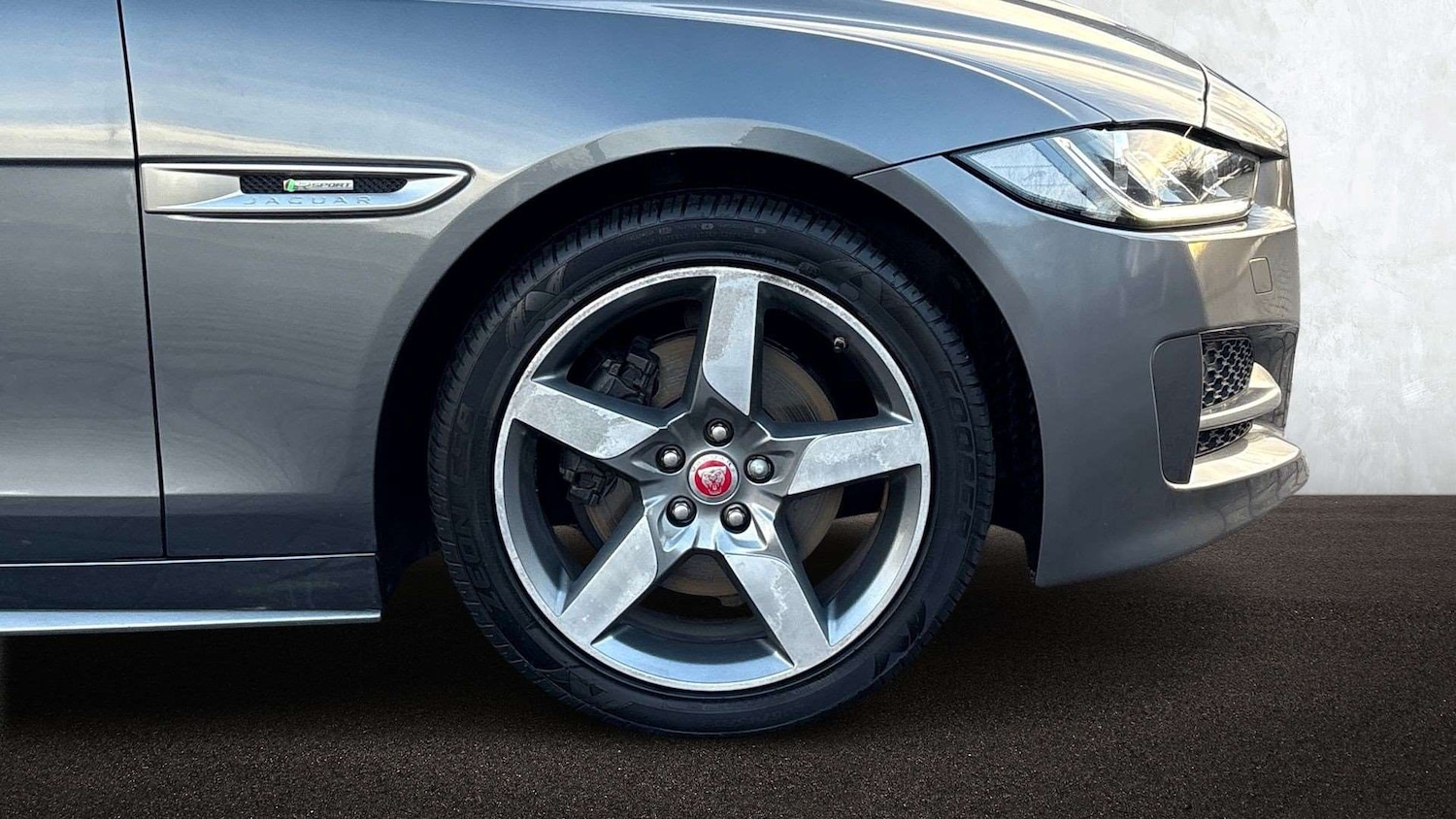 Used Jaguar XE 2018 for sale - 77103106: Photo 8