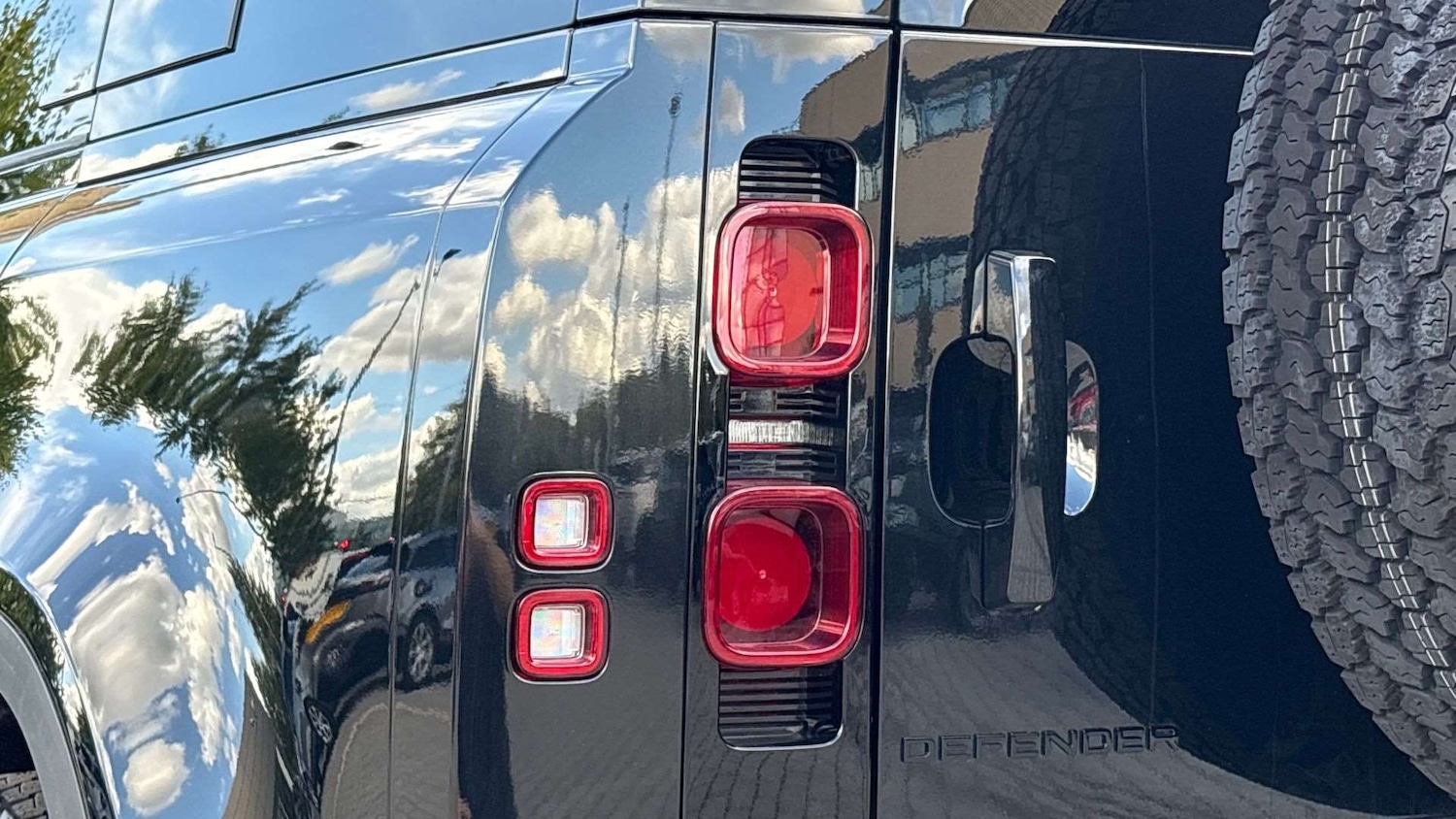 Used Land Rover Defender 2025 for sale - 76475981: Photo 19