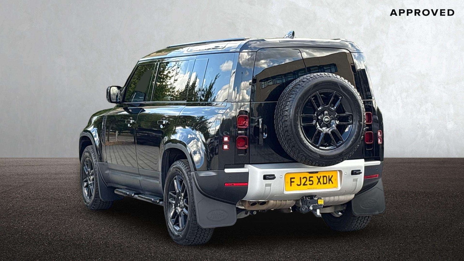 Used Land Rover Defender 2025 for sale - 76475981: Photo 2
