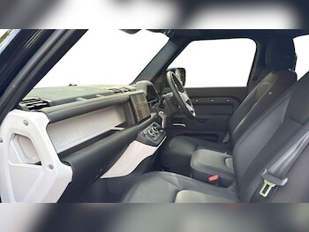 Used Land Rover Defender 2025 for sale - 76475981: Photo