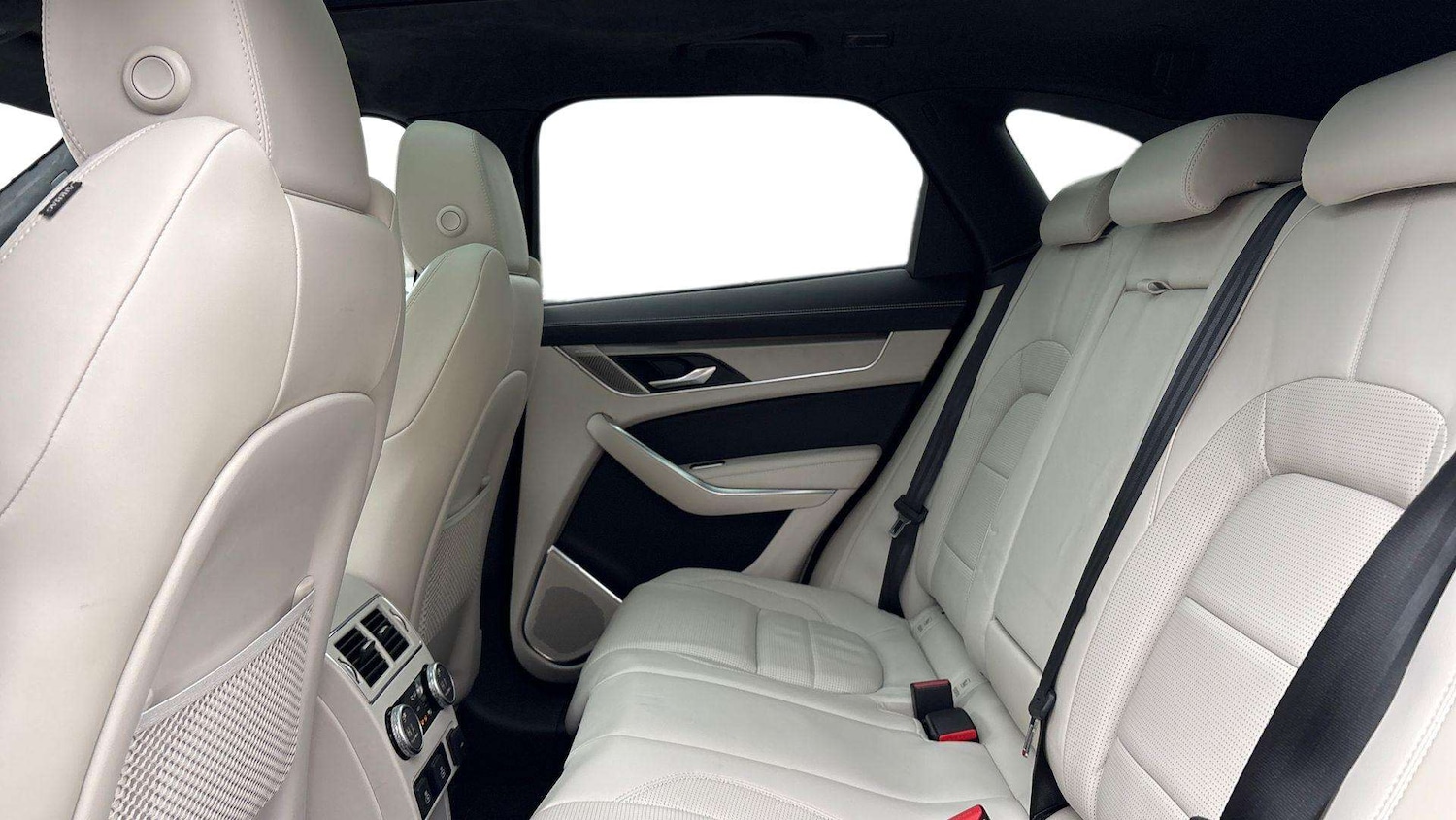 Used Jaguar F-Pace 2024 for sale - 77577299: Photo 4