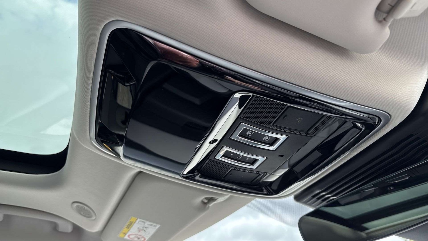 Used Land Rover Range Rover Velar 2024 for sale - 76045266: Photo 23