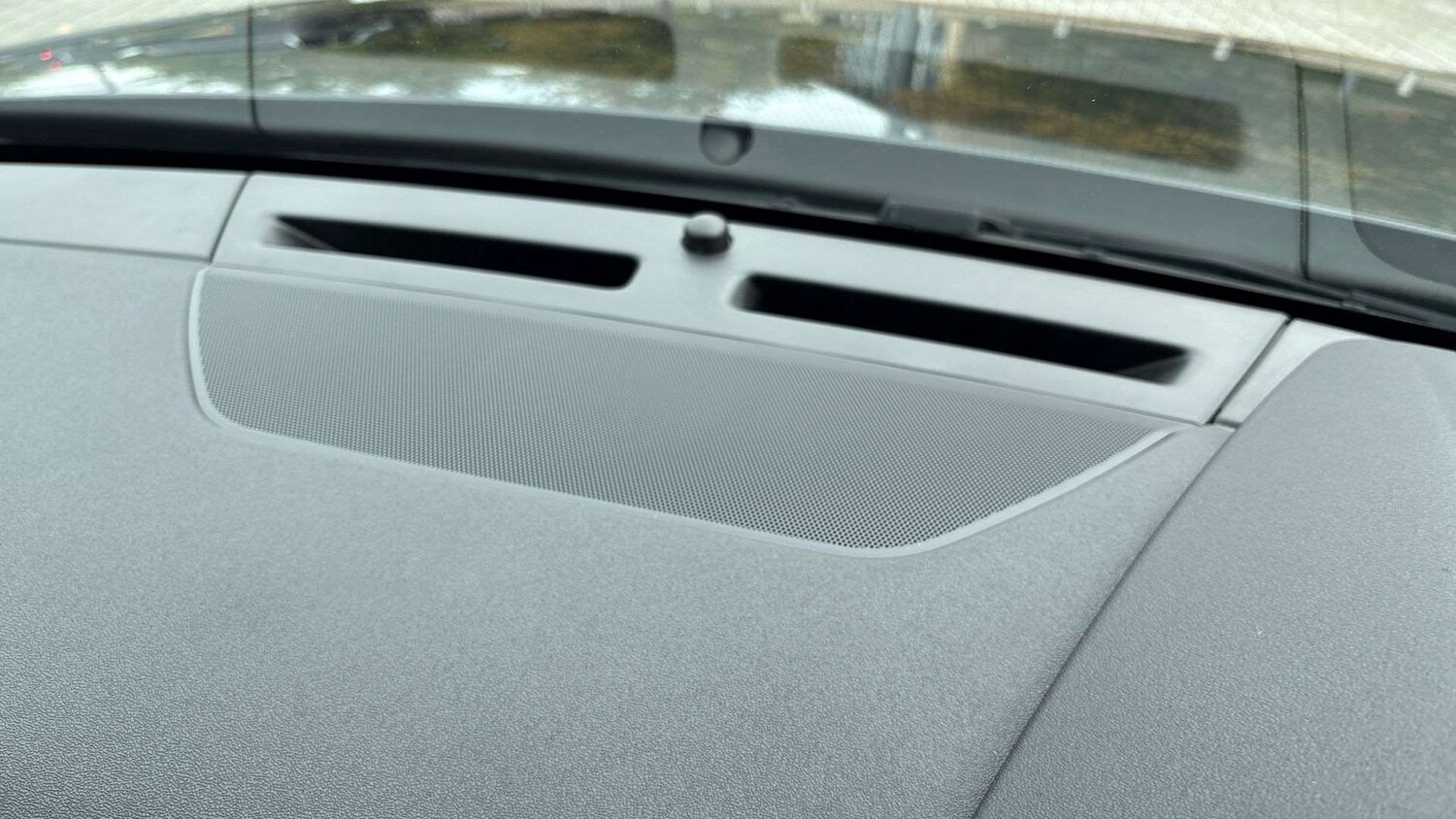 Used Land Rover Range Rover Velar 2024 for sale - 76045266: Photo 32