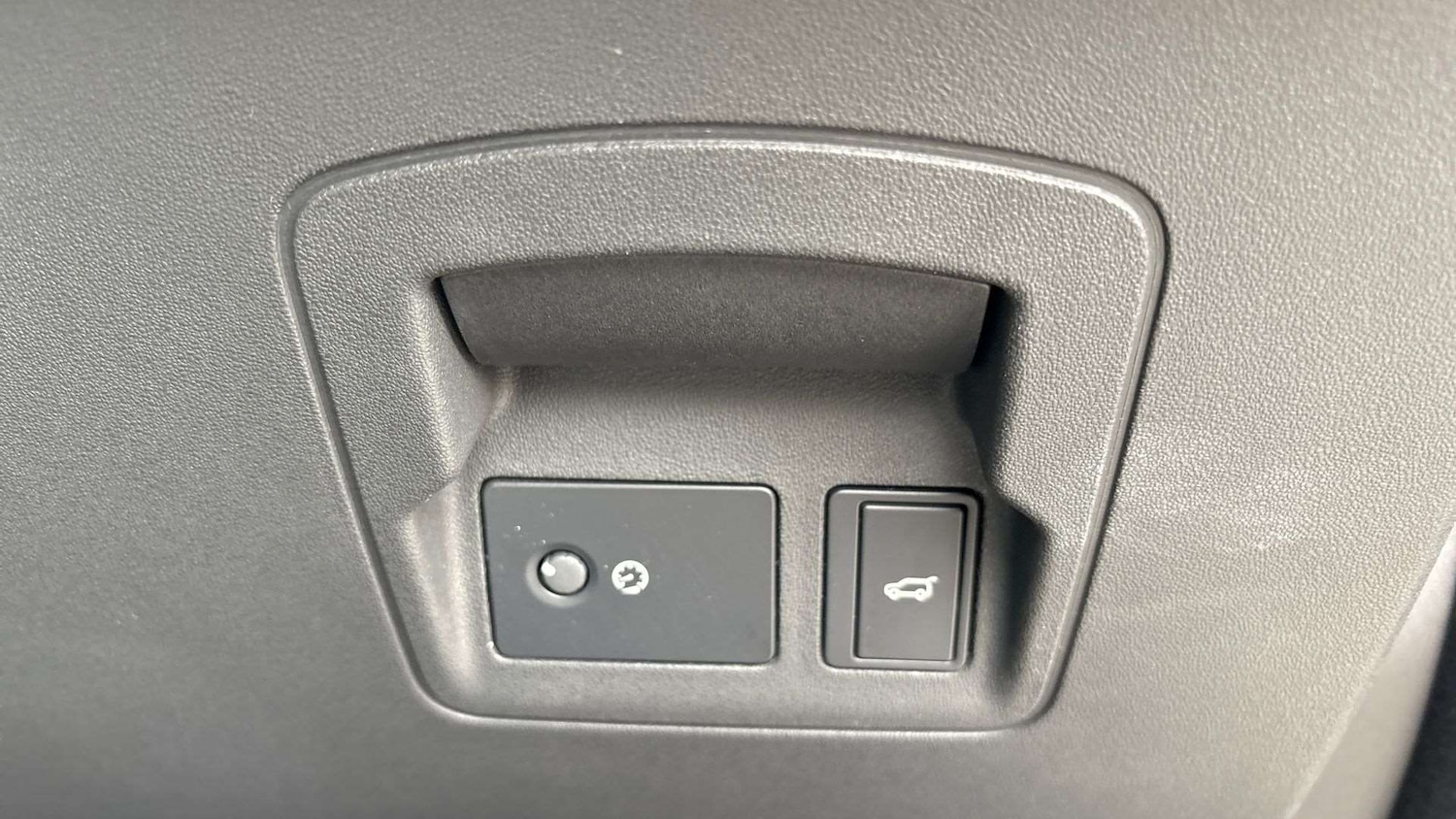 Used Land Rover Range Rover Velar 2024 for sale - 76045266: Photo 34