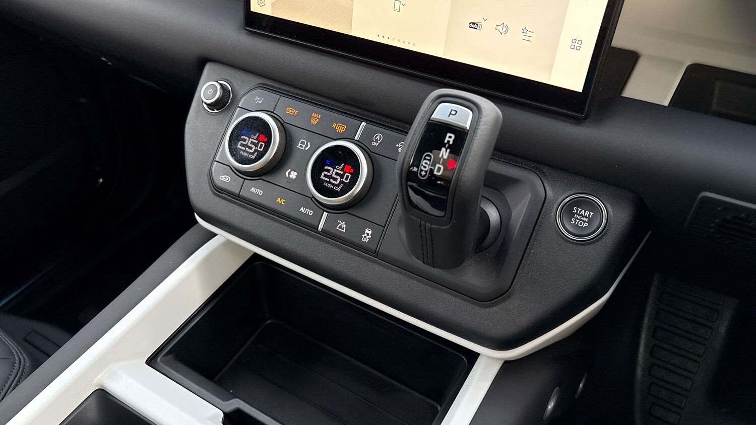 Used Land Rover Defender 2025 for sale - 77051444: Photo 13