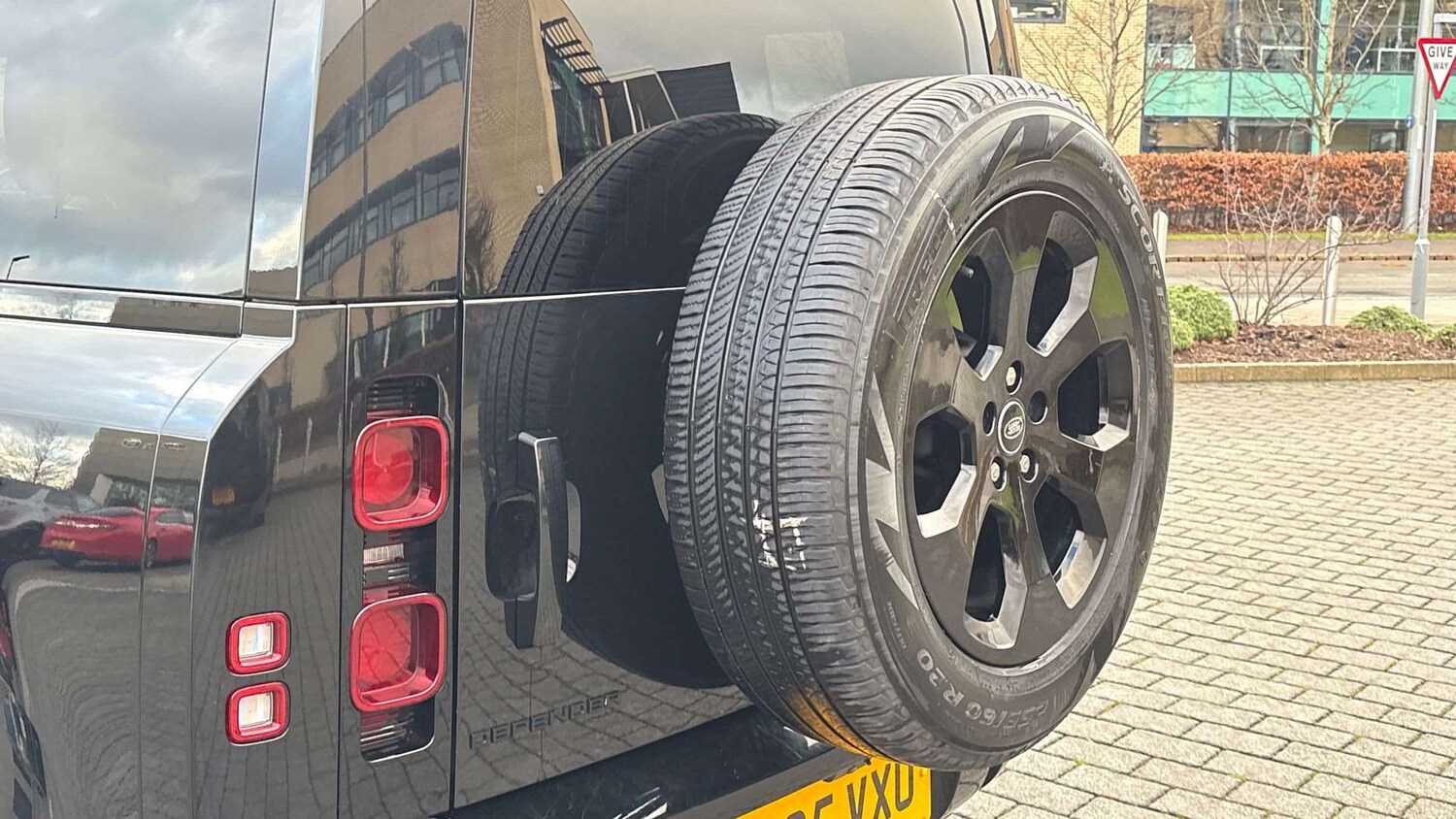 Used Land Rover Defender 2025 for sale - 77051444: Photo 32