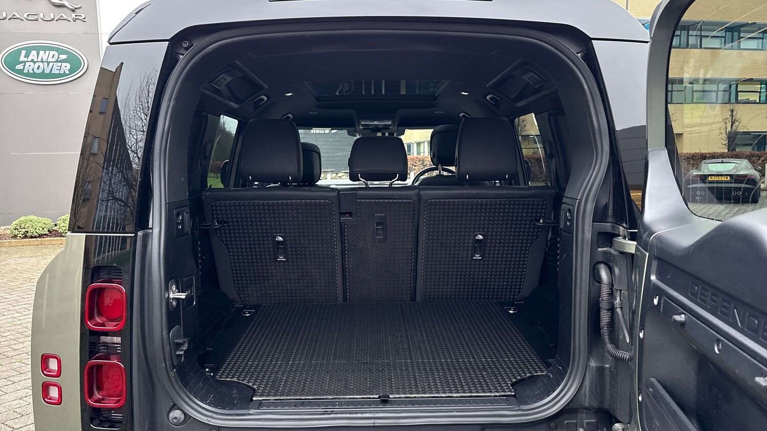 Used Land Rover Defender 2024 for sale - 77472596: Photo 10