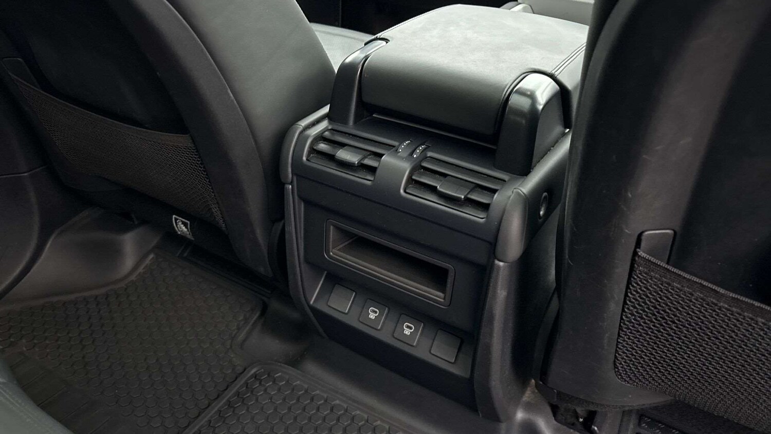 Used Land Rover Defender 2024 for sale - 77472596: Photo 18