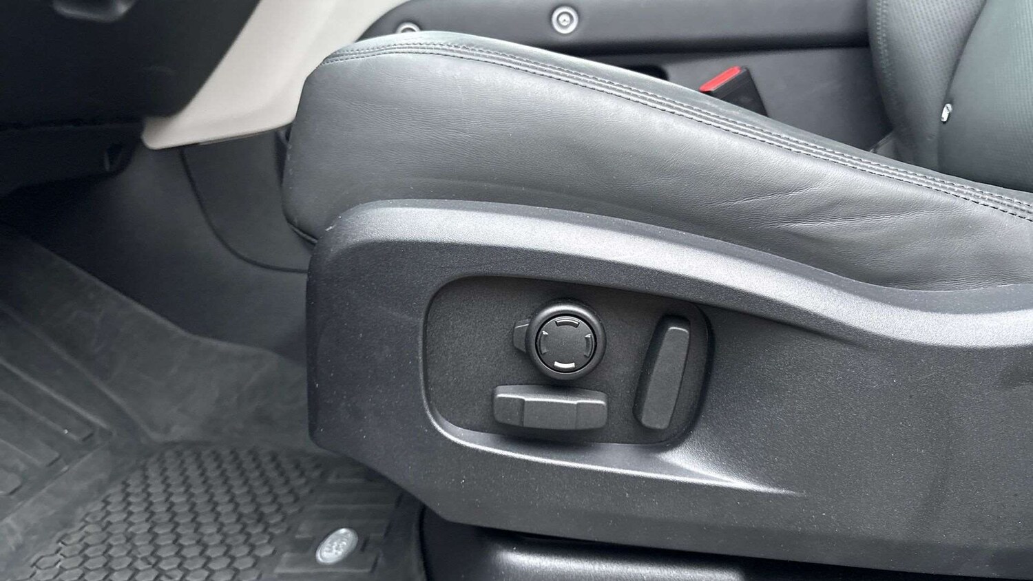 Used Land Rover Defender 2024 for sale - 77472596: Photo 34