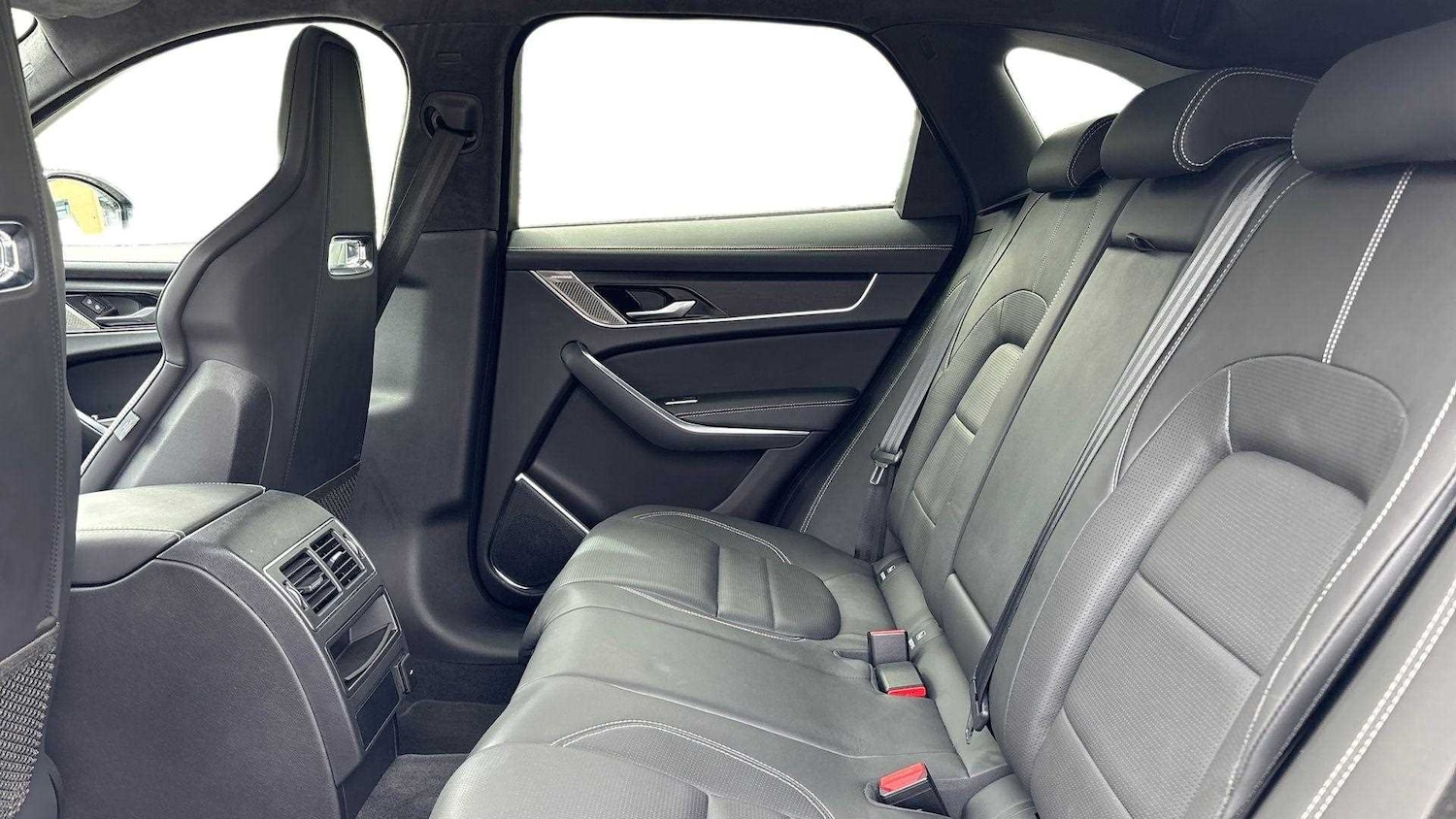 Used Jaguar F-Pace 2023 for sale - 76100639: Photo 4