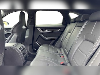 Used Jaguar F-Pace 2023 for sale - 76100639: Photo 4