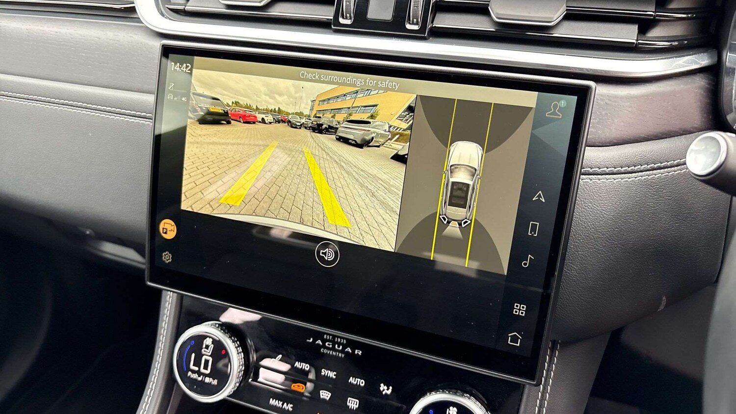 Used Jaguar F-Pace 2024 for sale - 76075299: Photo 12