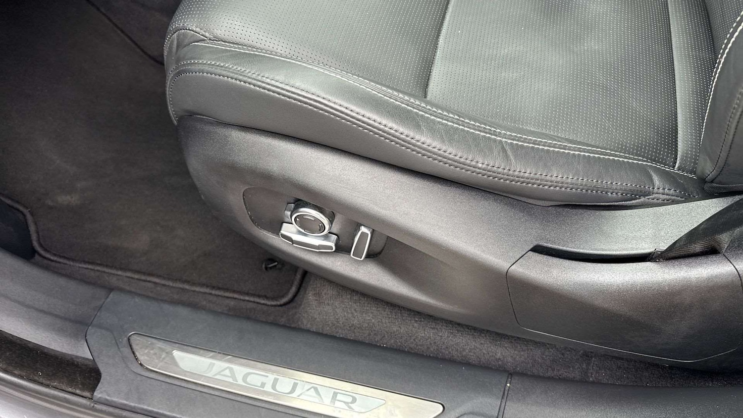 Used Jaguar F-Pace 2024 for sale - 76075299: Photo 34