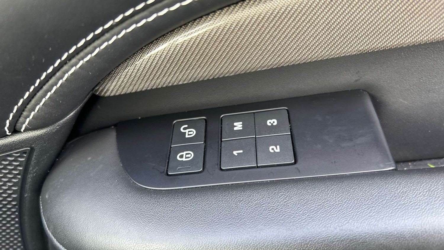 Used Land Rover Discovery 2020 for sale - 77686674: Photo 34