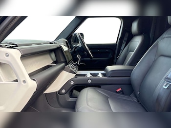 Used Land Rover Defender 2025 for sale - 79190041: Photo