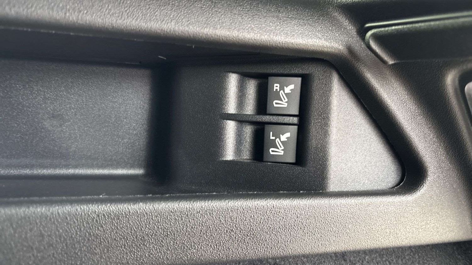 Used Land Rover Discovery Sport 2023 for sale - 76488129: Photo 27