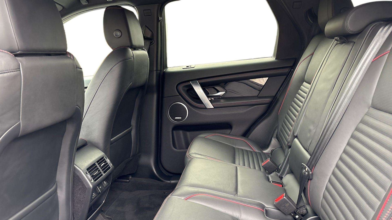 Used Land Rover Discovery Sport 2023 for sale - 76488129: Photo 4