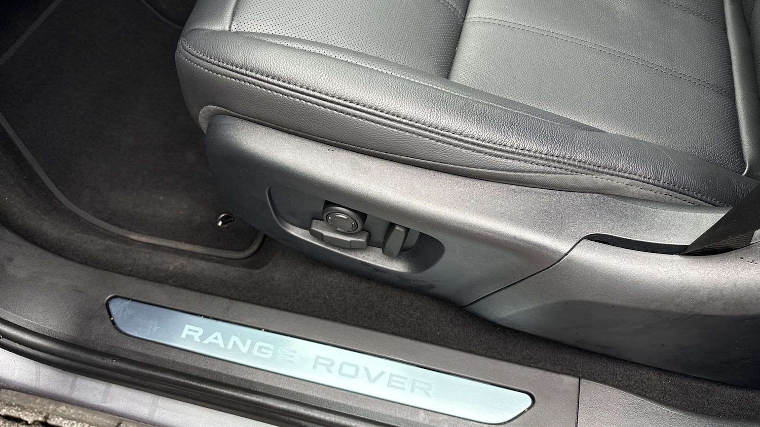 Used Land Rover Range Rover Evoque 2024 for sale - 76978785: Photo 21