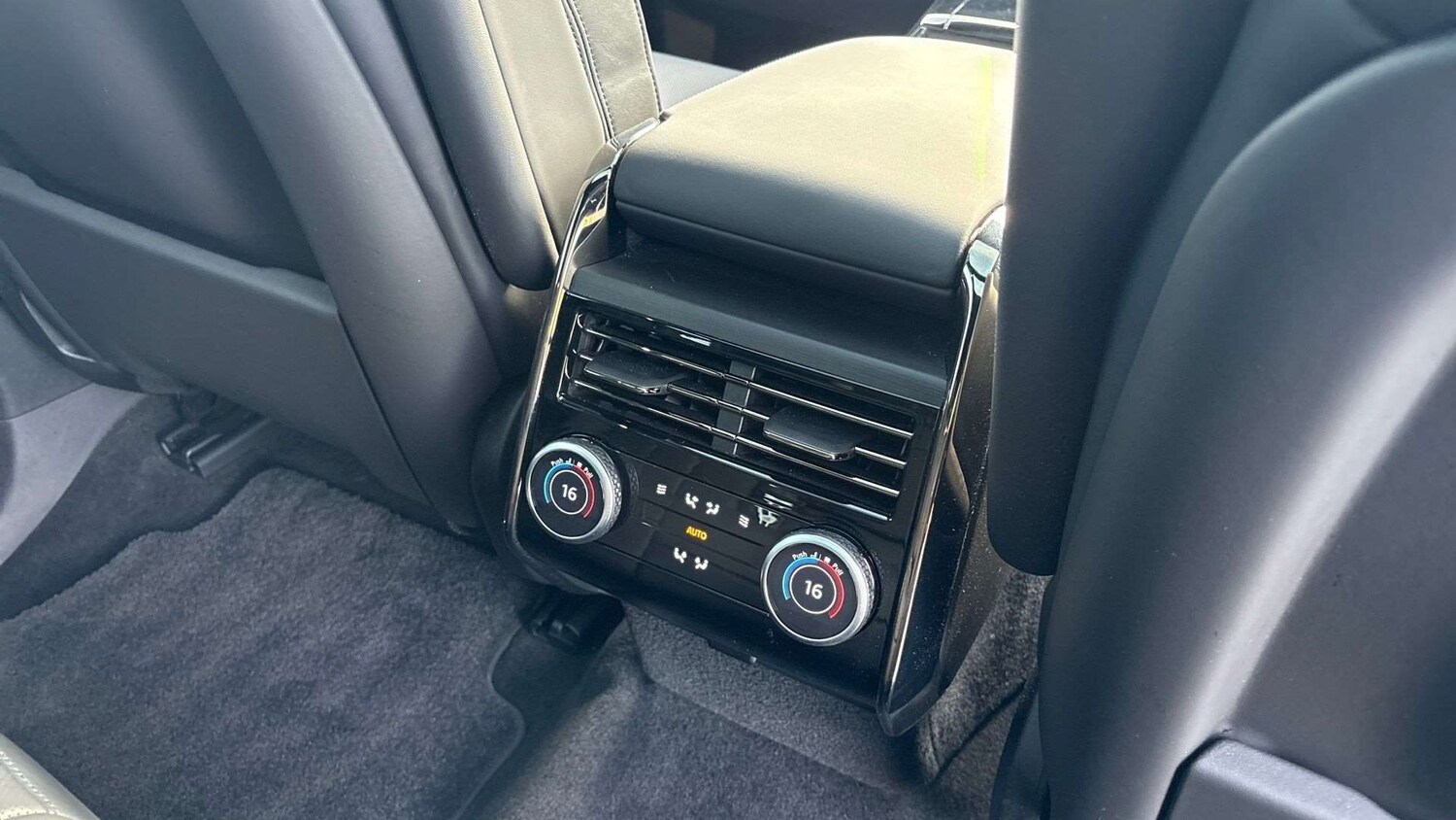 Used Land Rover Range Rover Sport 2024 for sale - 76169970: Photo 18