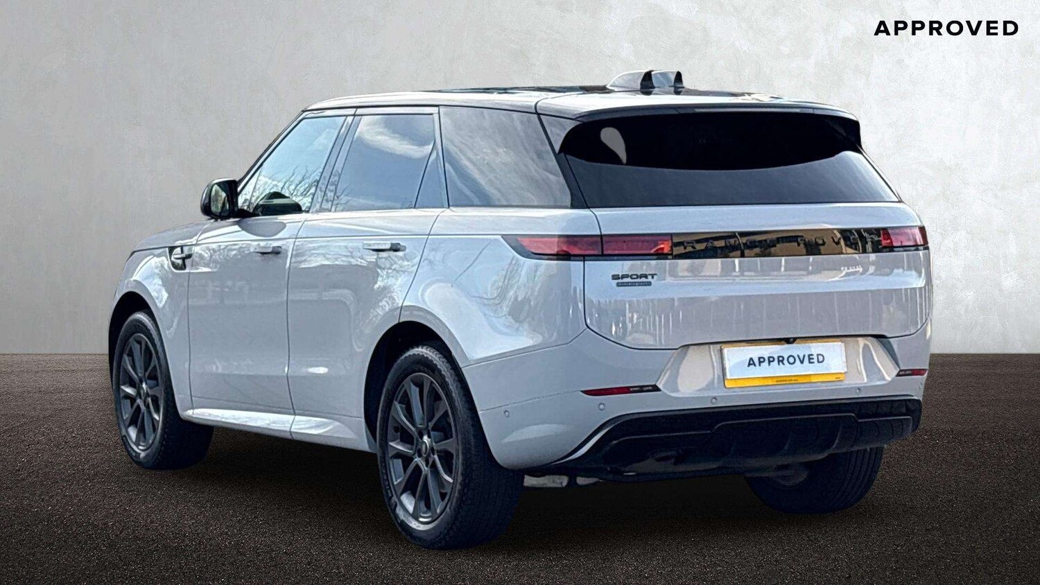 Used Land Rover Range Rover Sport 2024 for sale - 76169970: Photo 2