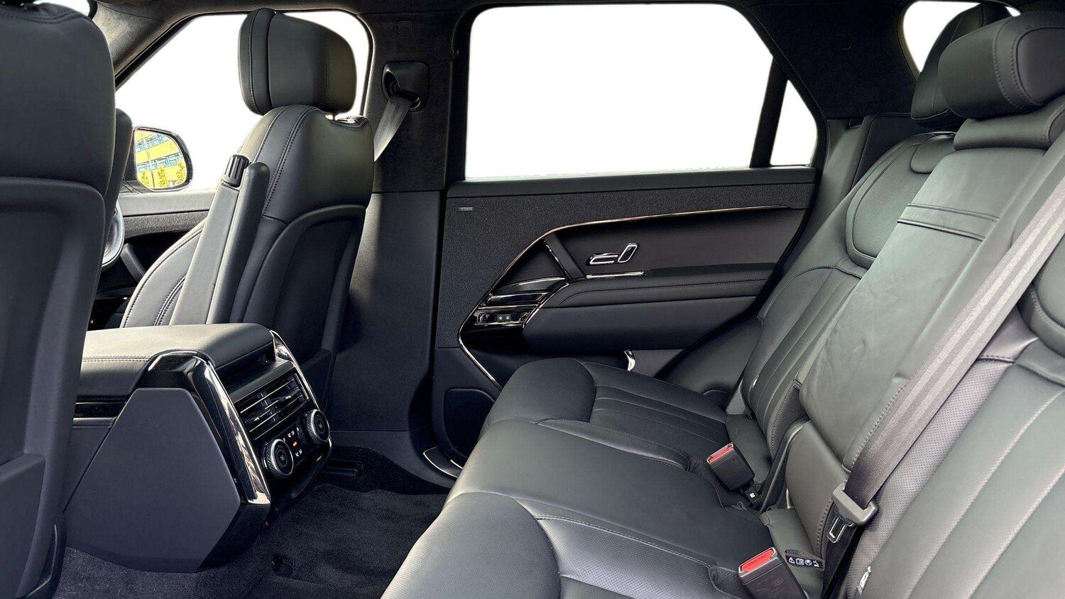 Used Land Rover Range Rover Sport 2024 for sale - 76169970: Photo 4