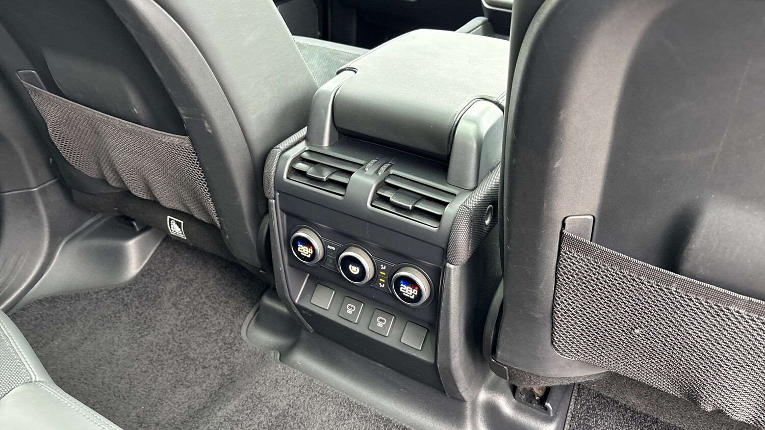 Used Land Rover Defender 2022 for sale - 77674876: Photo 18