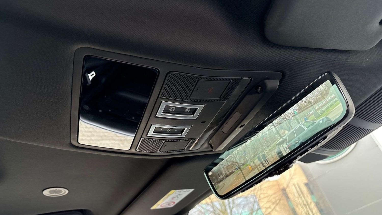 Used Land Rover Defender 2022 for sale - 77674876: Photo 23