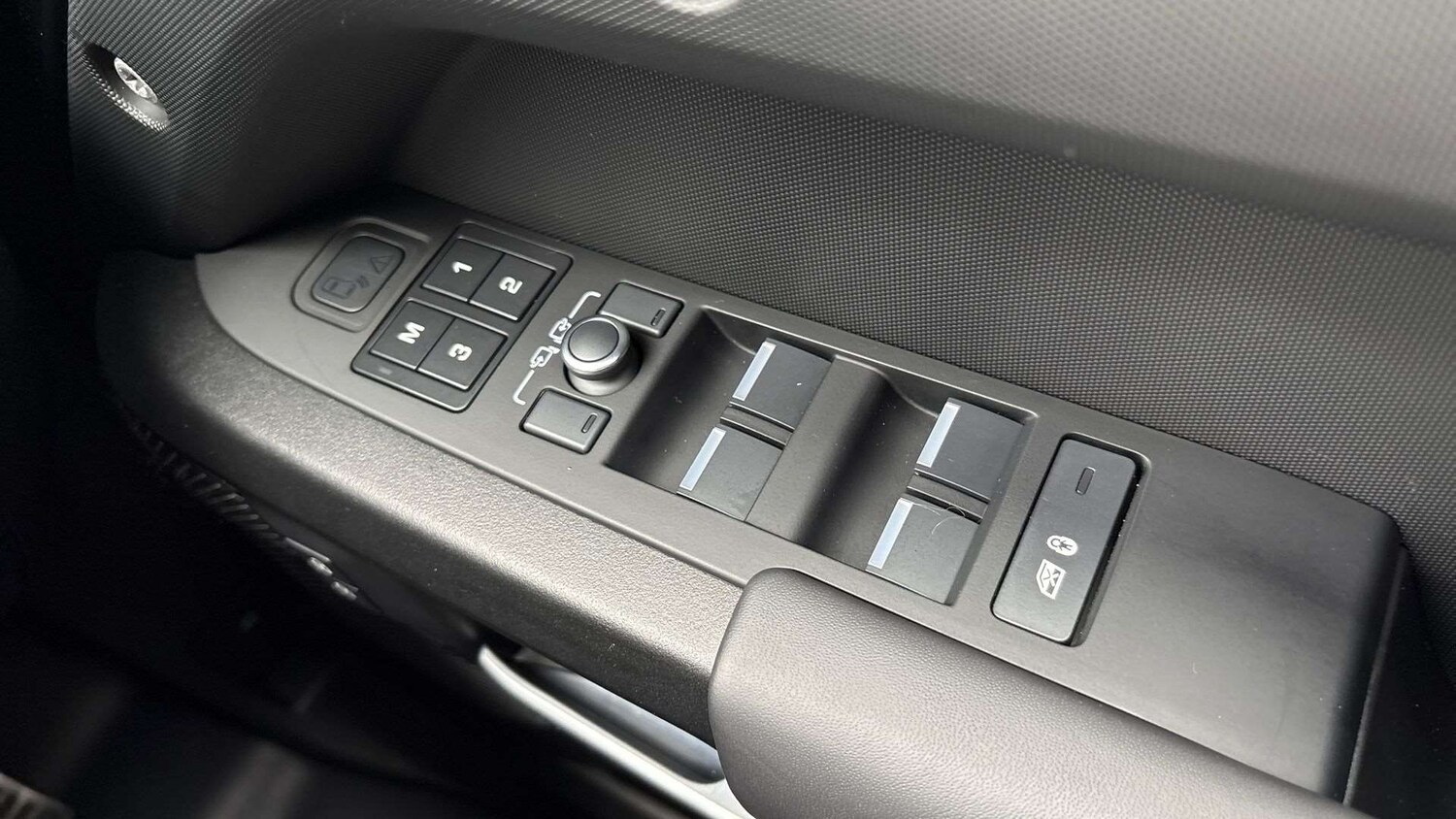 Used Land Rover Defender 2022 for sale - 77674876: Photo 25