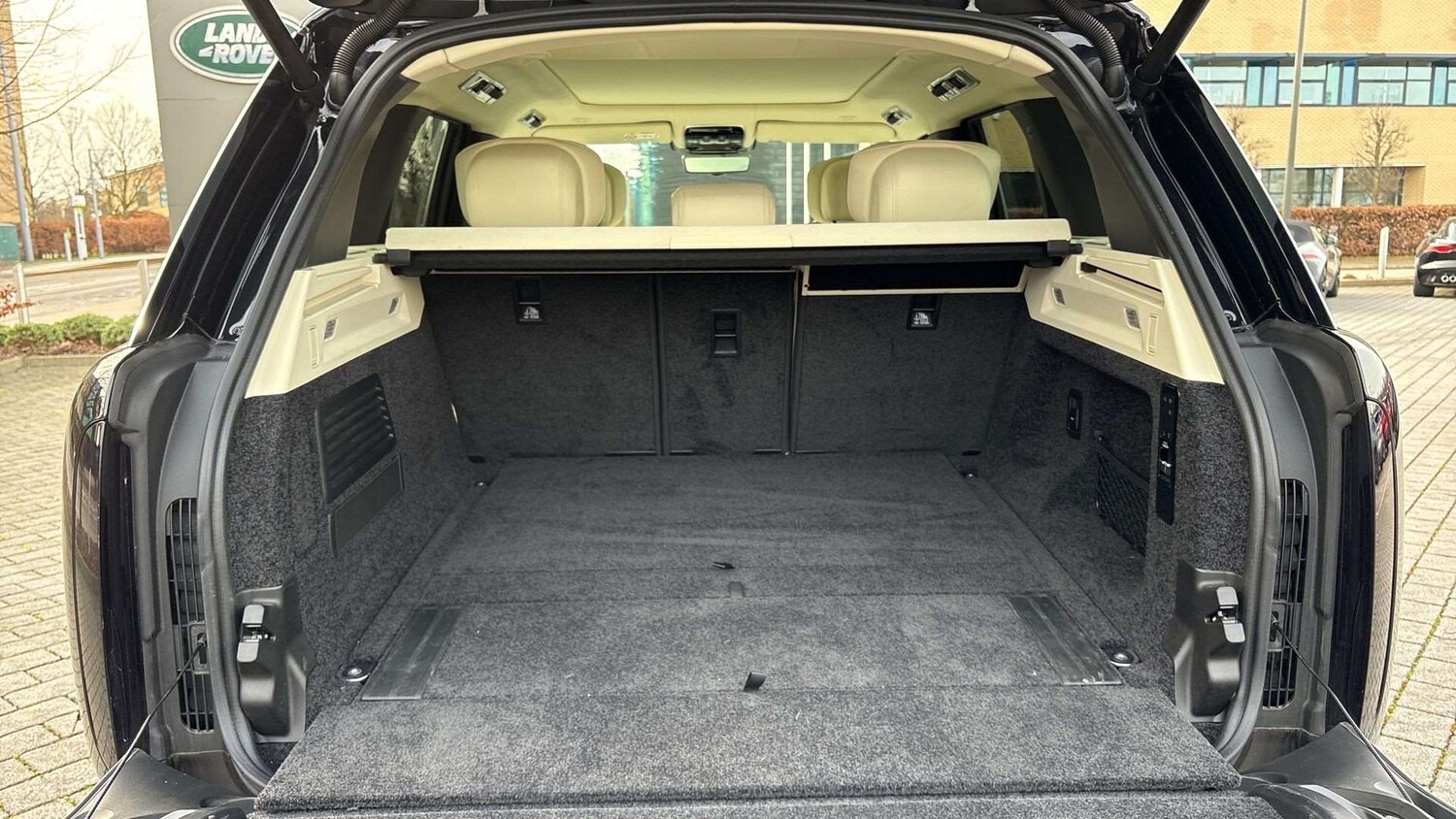 Used Land Rover Range Rover 2024 for sale - 77553105: Photo 10