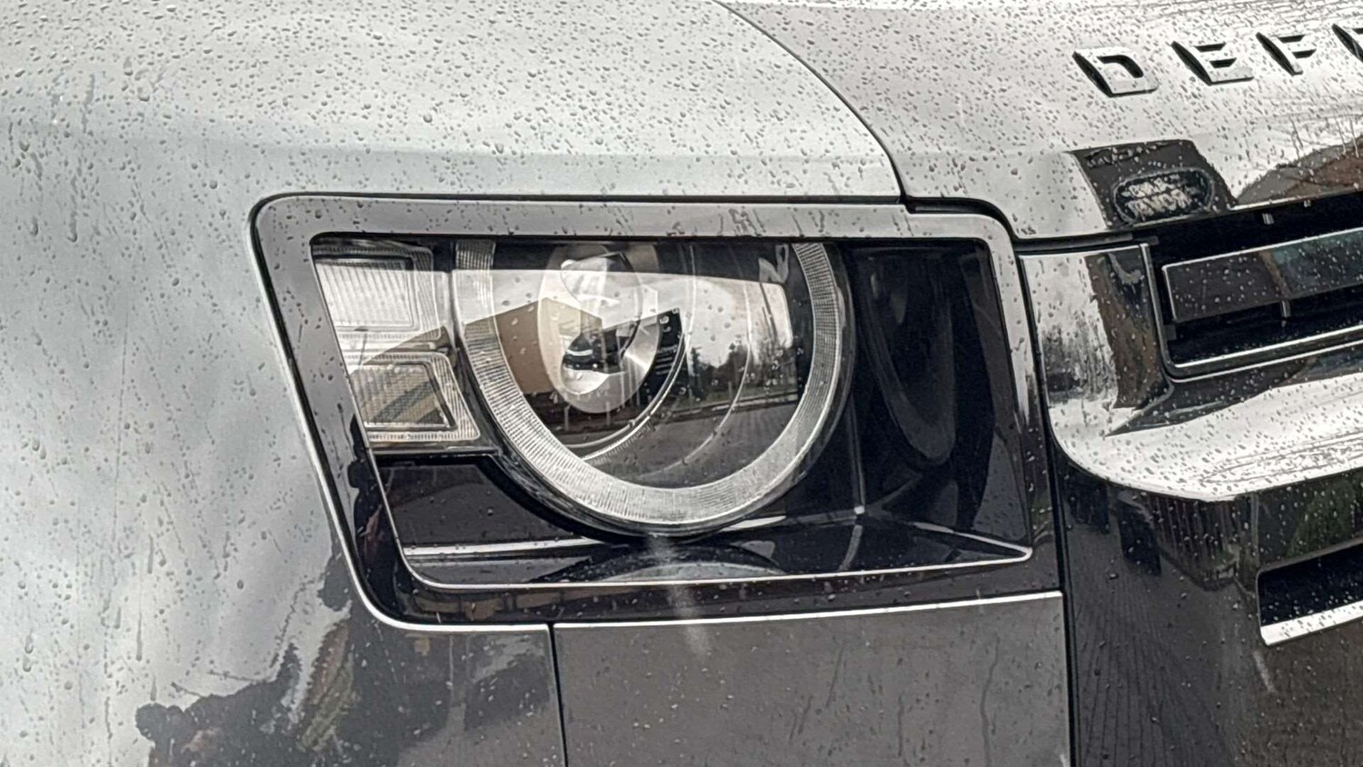 Used Land Rover Defender 2025 for sale - 77500205: Photo 17