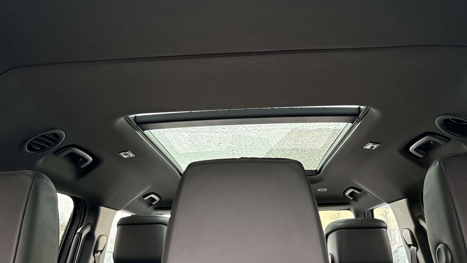 Used Land Rover Defender 2025 for sale - 77500205: Photo 21