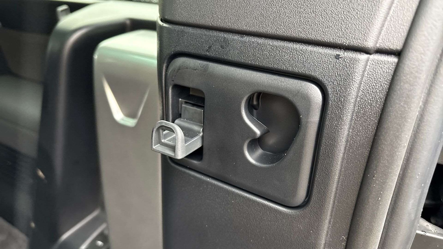 Used Land Rover Defender 2025 for sale - 77500205: Photo 27