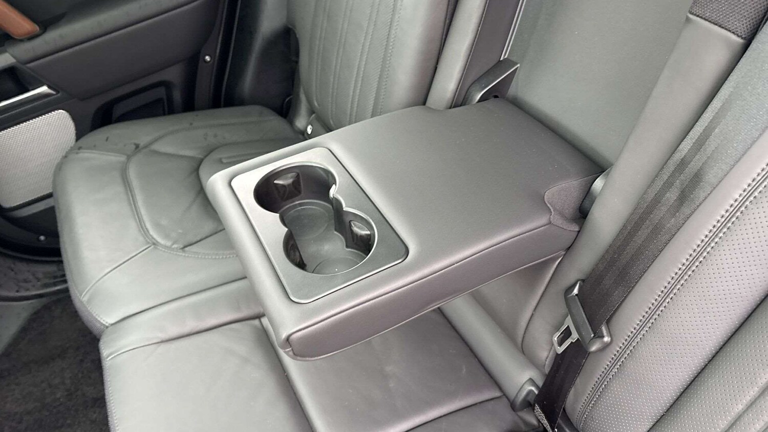 Used Land Rover Defender 2025 for sale - 77500205: Photo 32