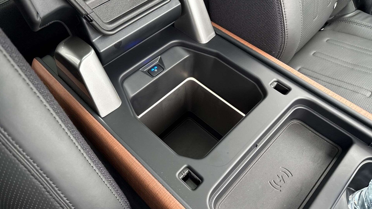 Used Land Rover Defender 2025 for sale - 77500205: Photo 35