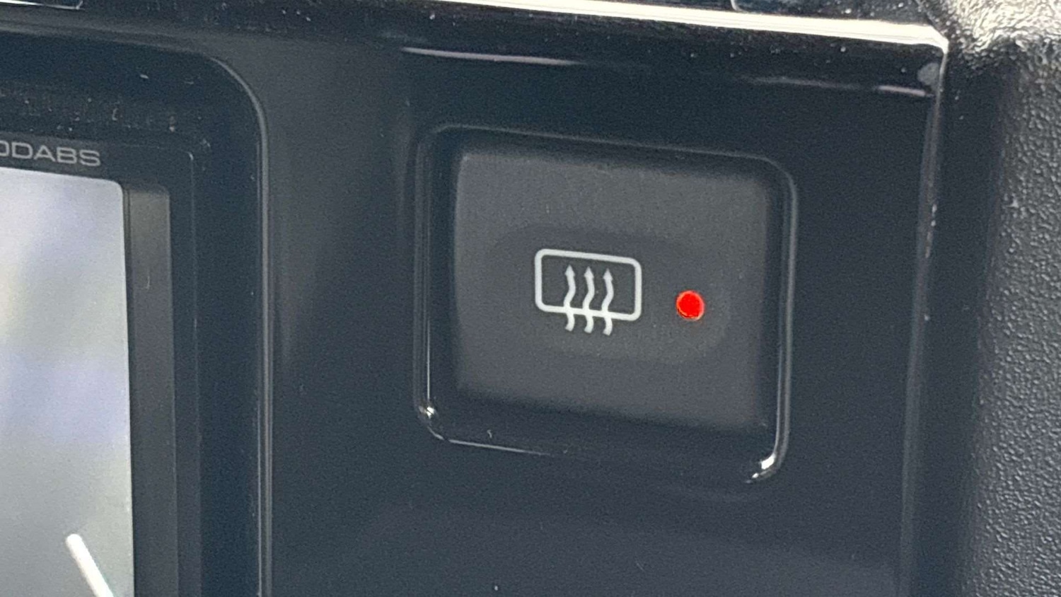 Used Land Rover Defender 90 2016 for sale - 76488028: Photo 22