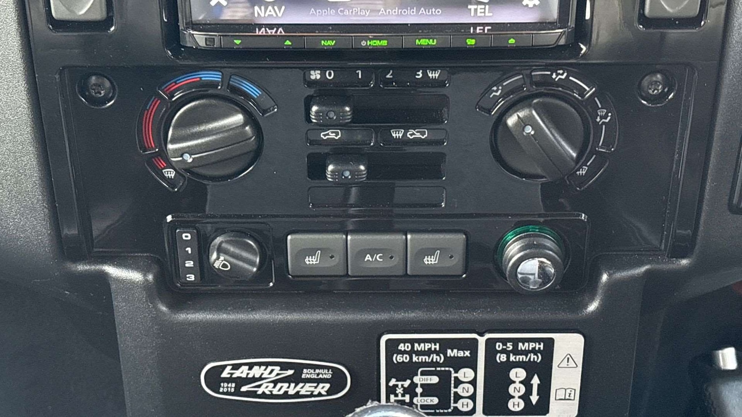 Used Land Rover Defender 90 2016 for sale - 76488028: Photo 25