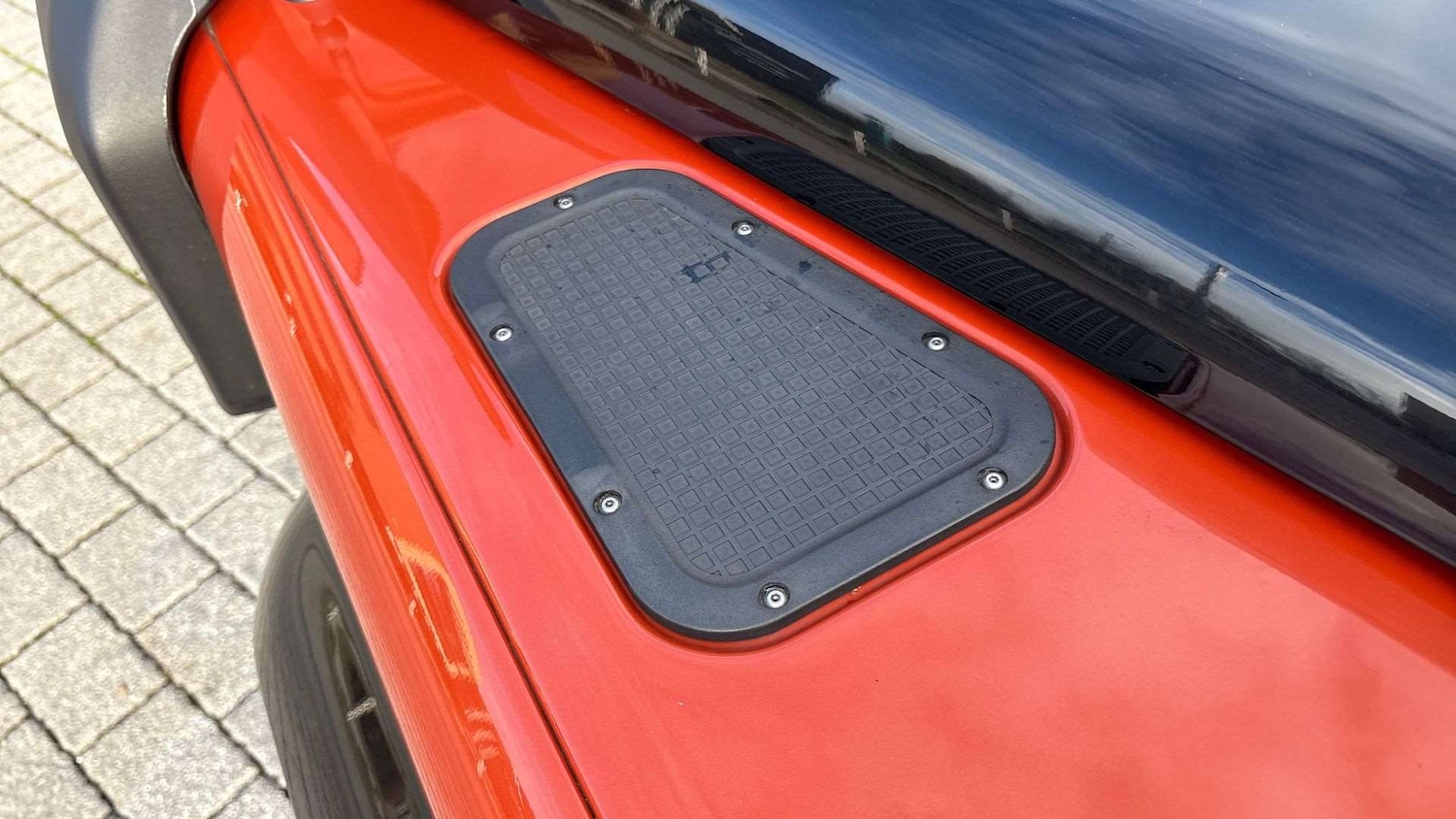 Used Land Rover Defender 90 2016 for sale - 76488028: Photo 30