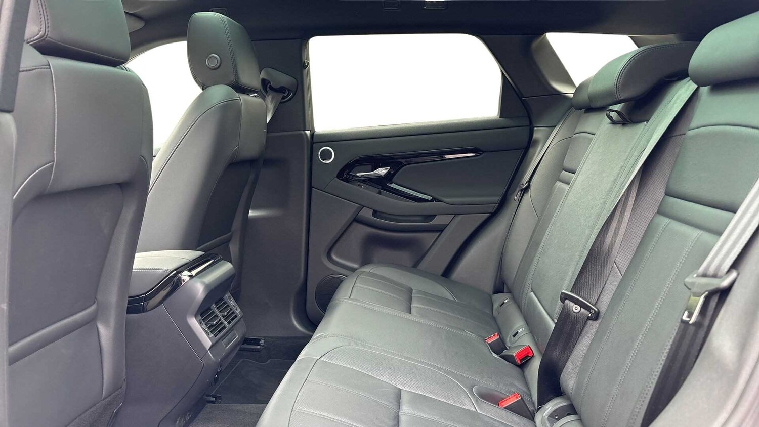 Used Land Rover Range Rover Evoque 2025 for sale - 76218252: Photo 4