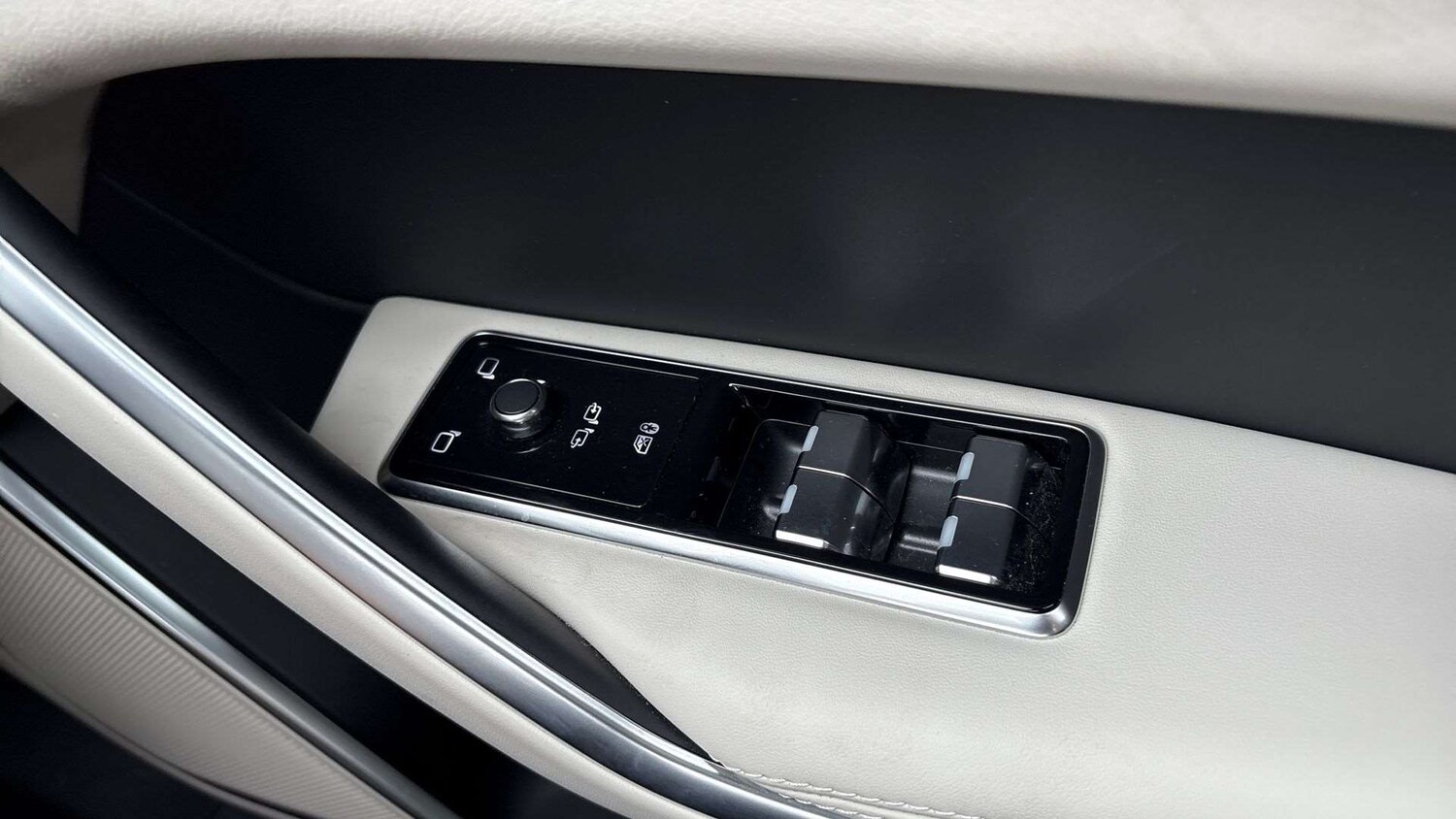 Used Jaguar F-Pace 2024 for sale - 76045121: Photo 25