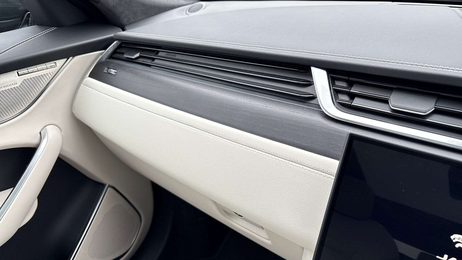 Used Jaguar F-Pace 2024 for sale - 76045121: Photo 34