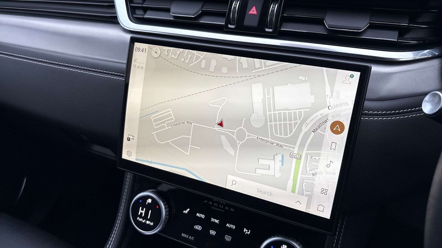 Used Jaguar F-Pace 2023 for sale - 76421082: Photo 11