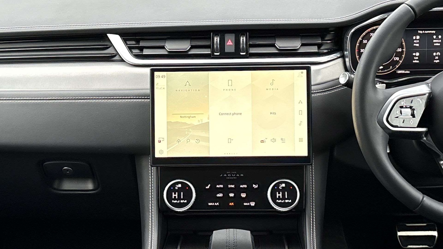 Used Jaguar F-Pace 2023 for sale - 76421082: Photo 14