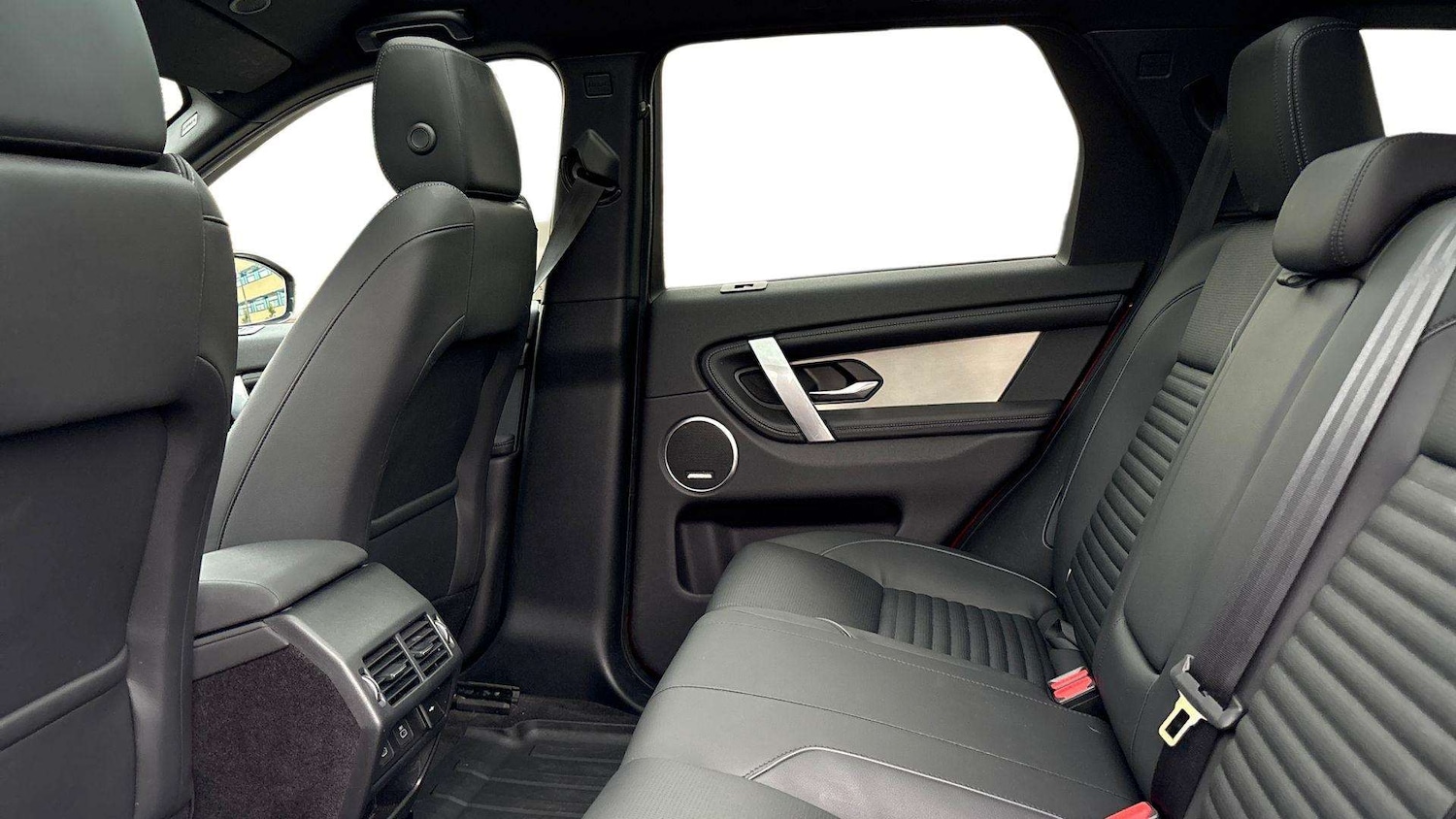 Used Land Rover Discovery Sport 2023 for sale - 76540673: Photo 4