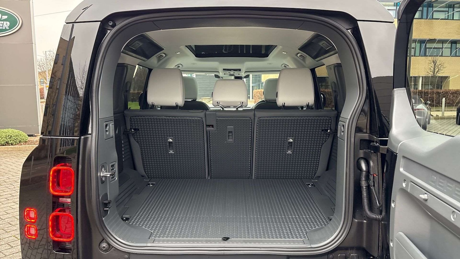 Used Land Rover Defender 2025 for sale - 77333860: Photo 10