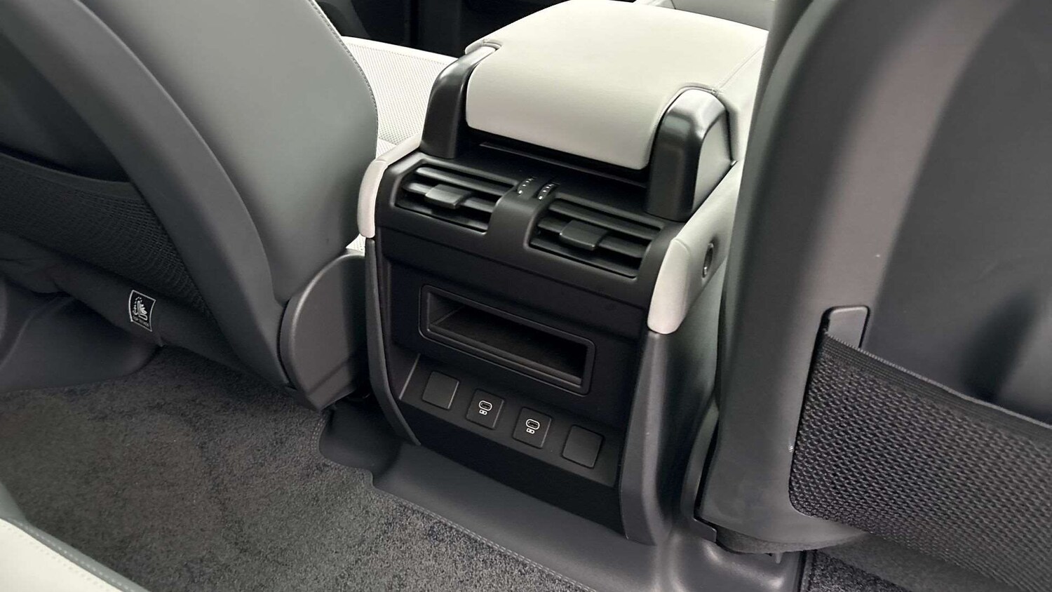 Used Land Rover Defender 2025 for sale - 77333860: Photo 18