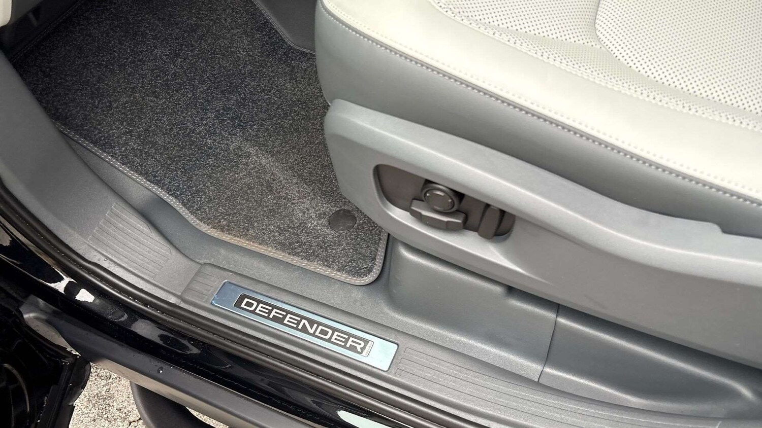 Used Land Rover Defender 2025 for sale - 77333860: Photo 33