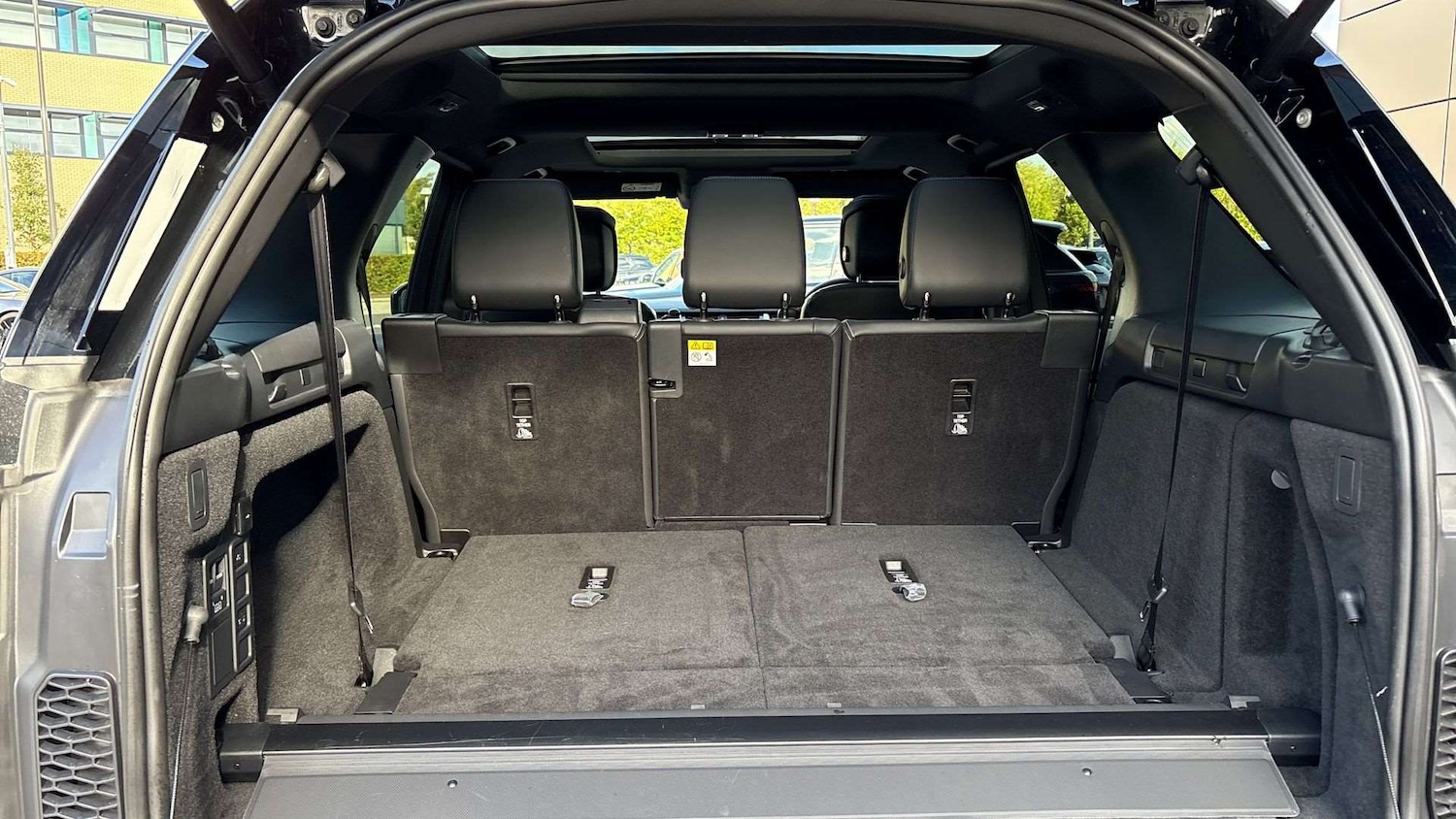 Used Land Rover Discovery 2025 for sale - 76587722: Photo 10