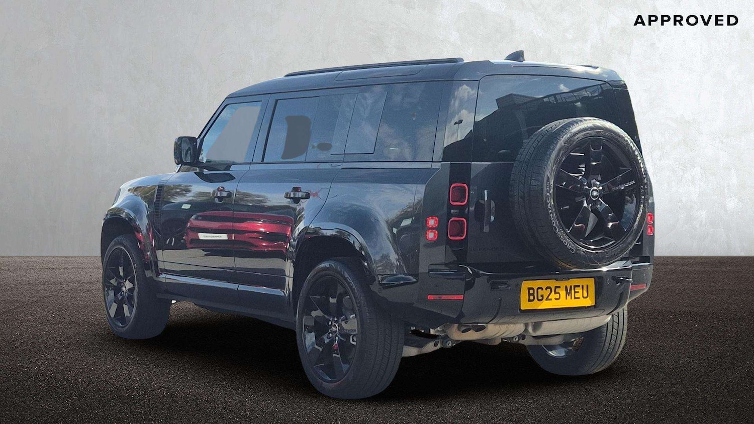 Used Land Rover Defender 2025 for sale - 77811042: Photo 2